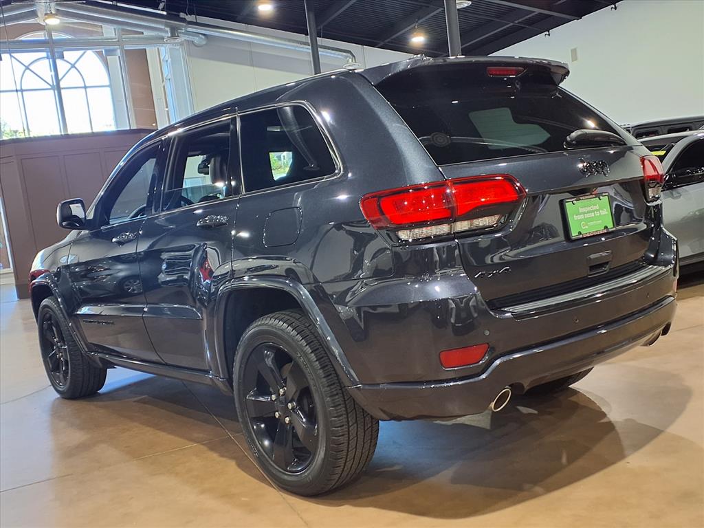 2015 Jeep Grand Cherokee Altitude photo 4