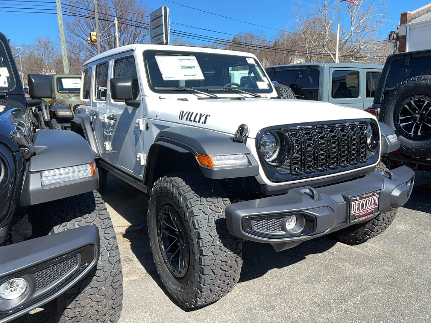2025 Jeep Wrangler Willys photo 2