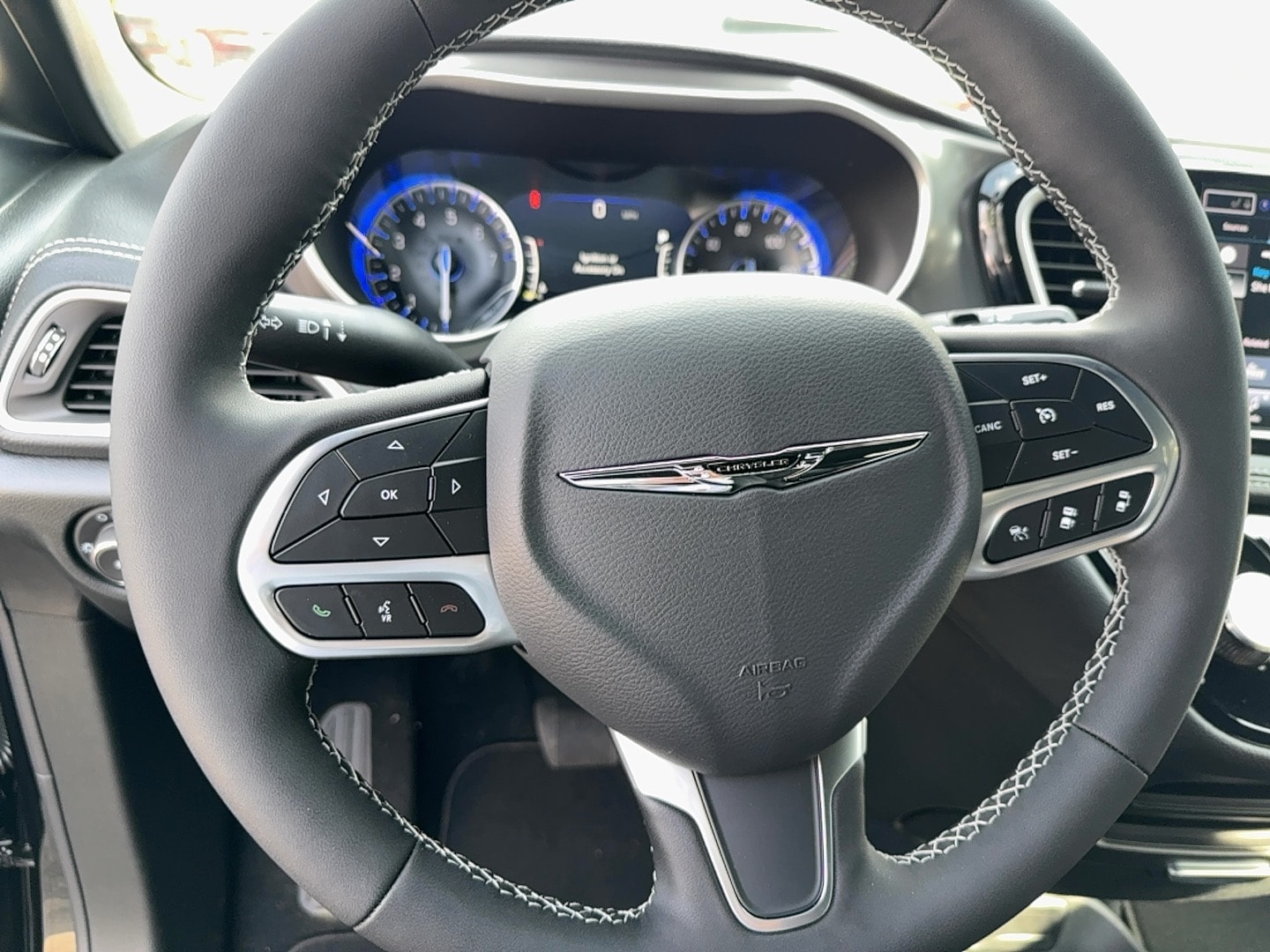 2026 Chrysler Pacifica Select - Photo 10