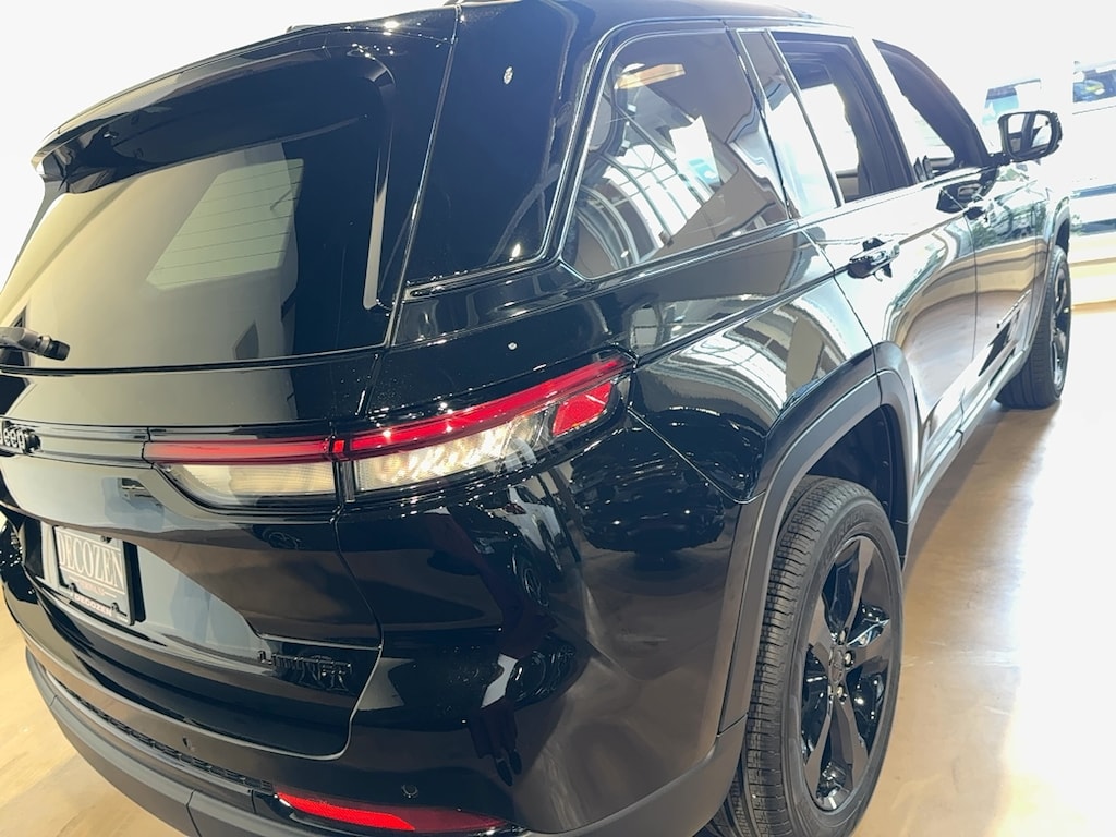 New 2025 Jeep Grand Cherokee LIMITED 4X4 Sport Utility