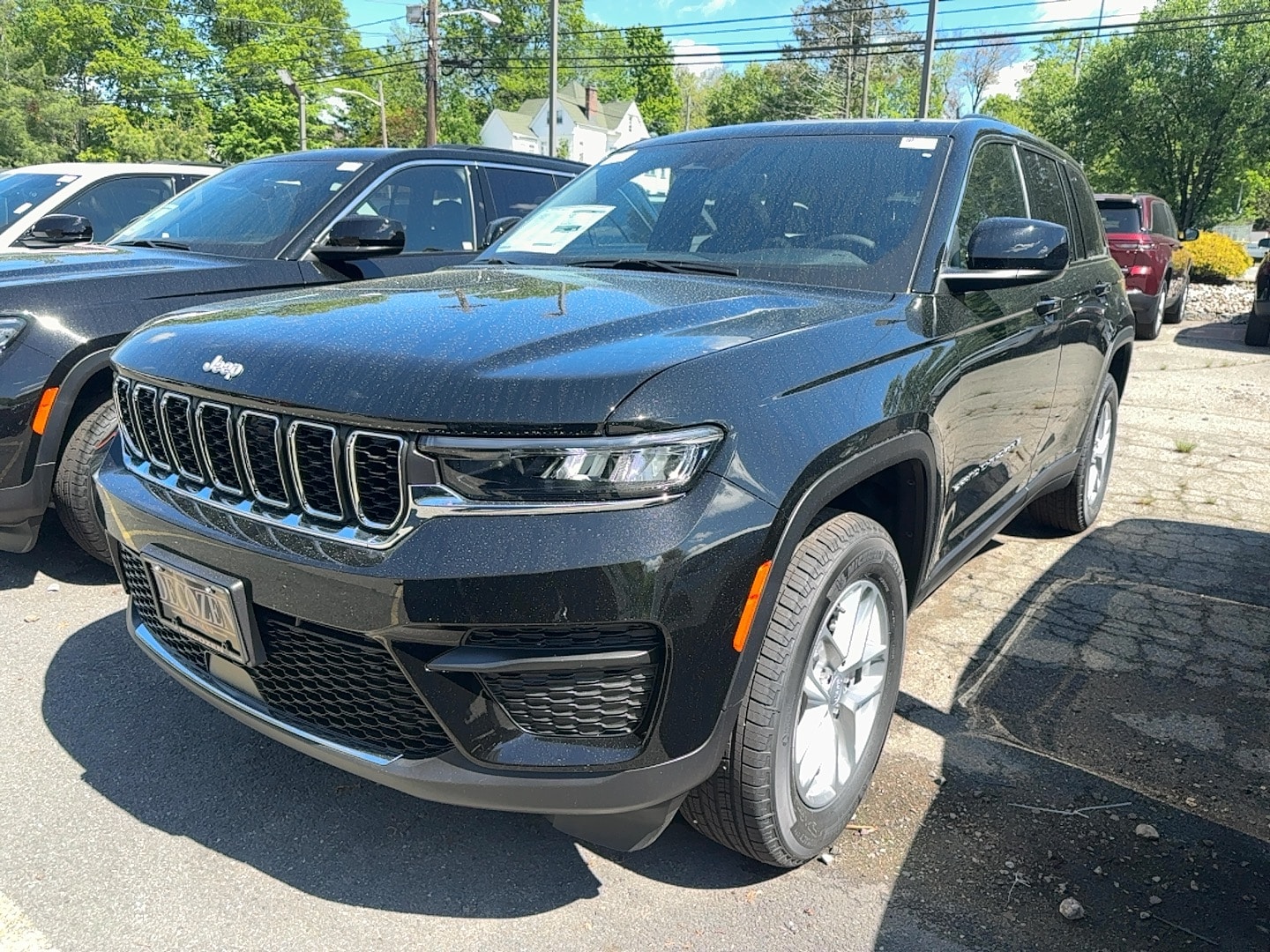 2025 Jeep Grand Cherokee LAREDO X 4X4