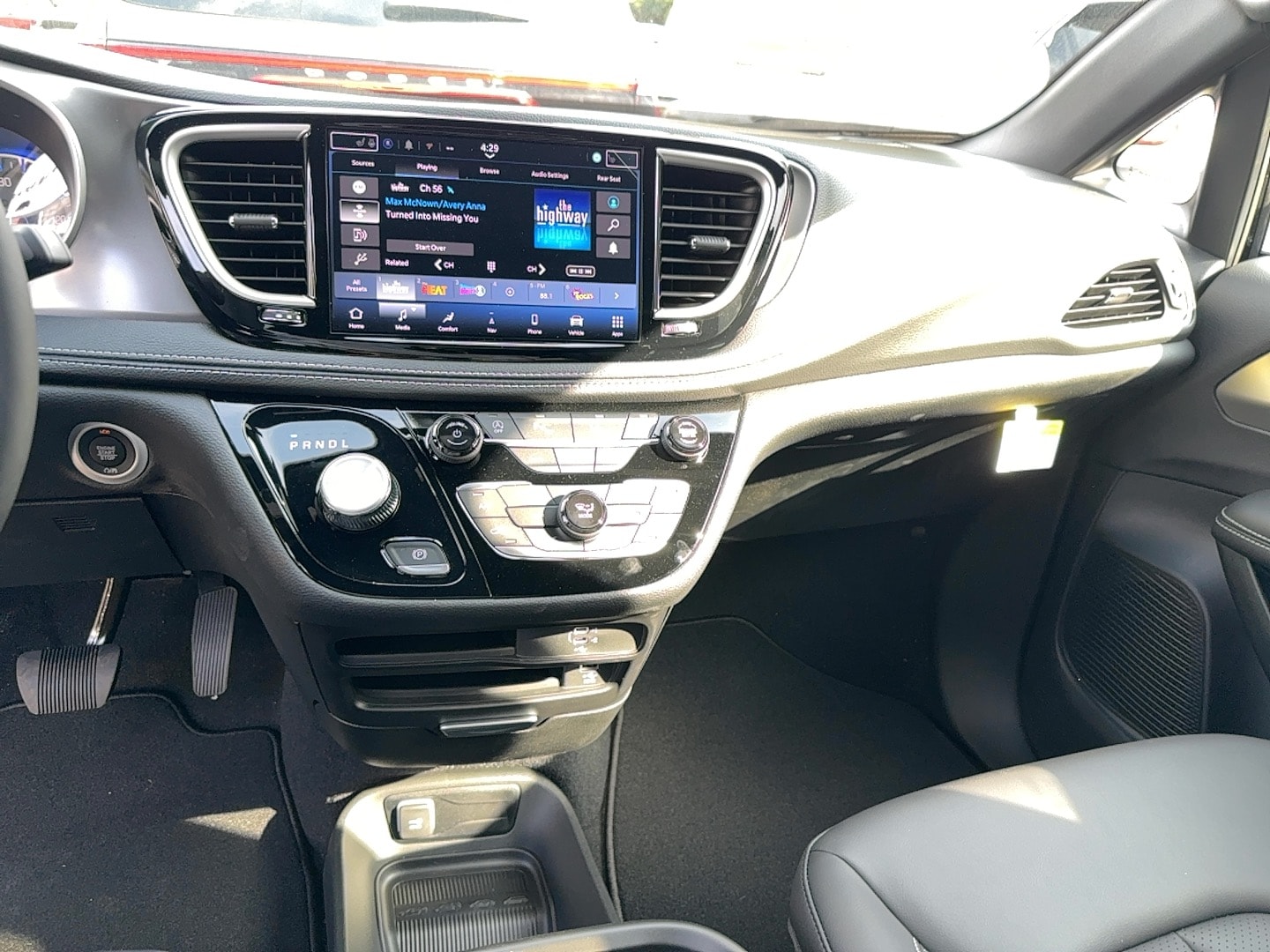 2026 Chrysler Pacifica Select - Photo 11