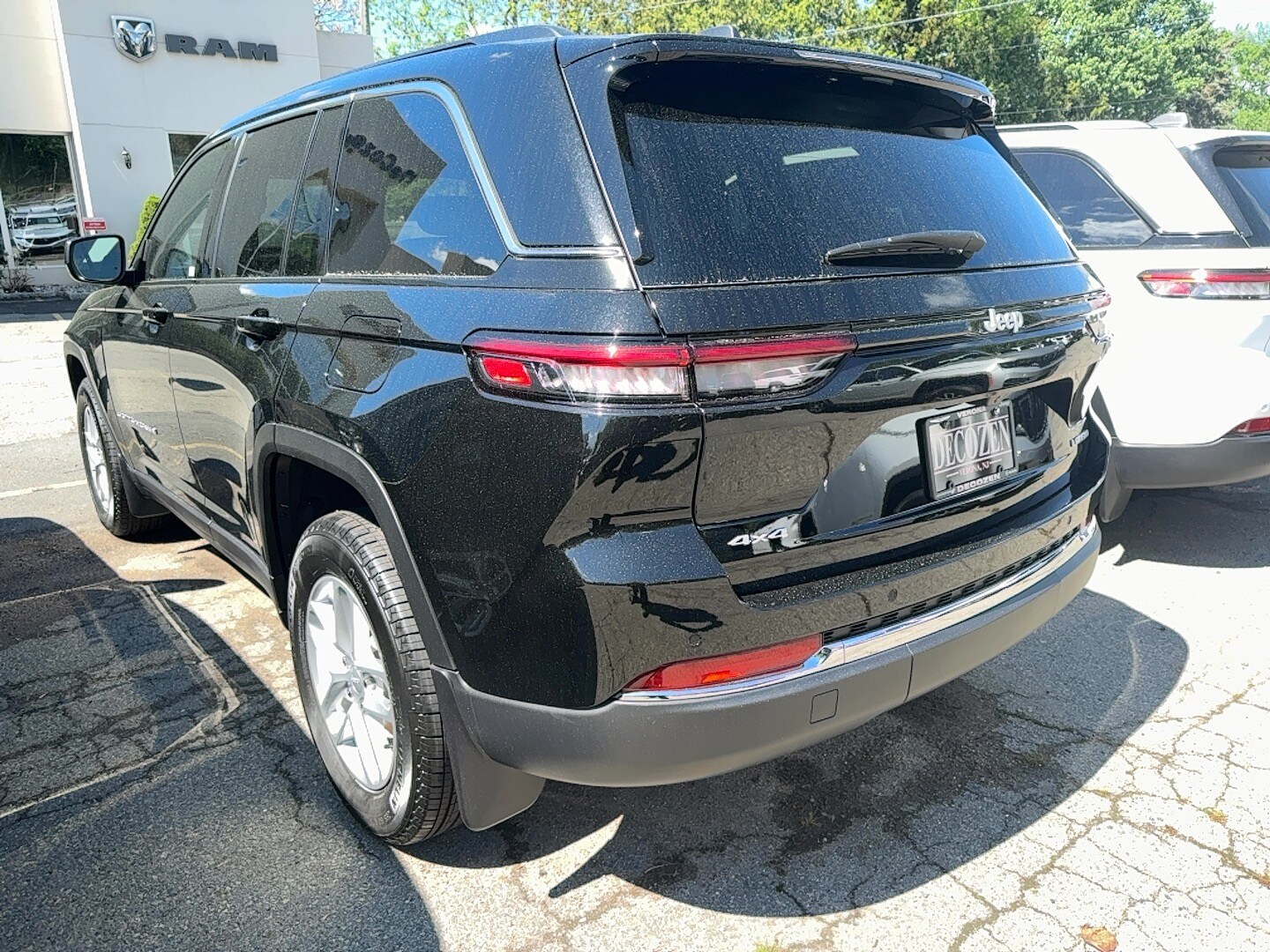 2025 Jeep Grand Cherokee Laredo X photo 4