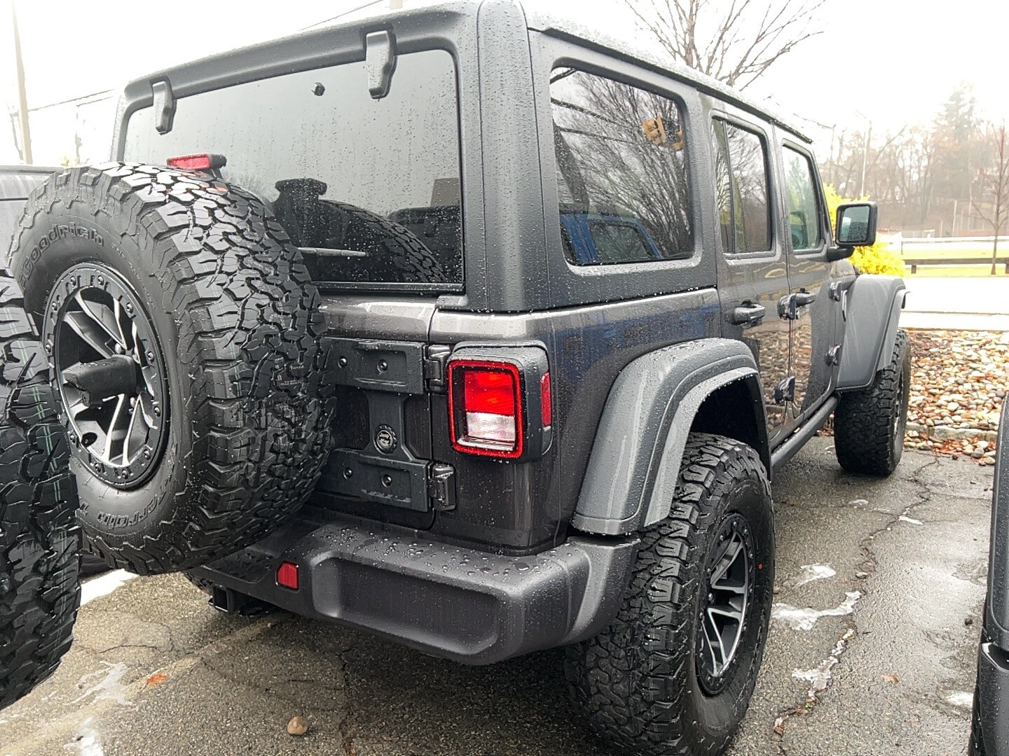 2025 Jeep Wrangler Willys photo 3