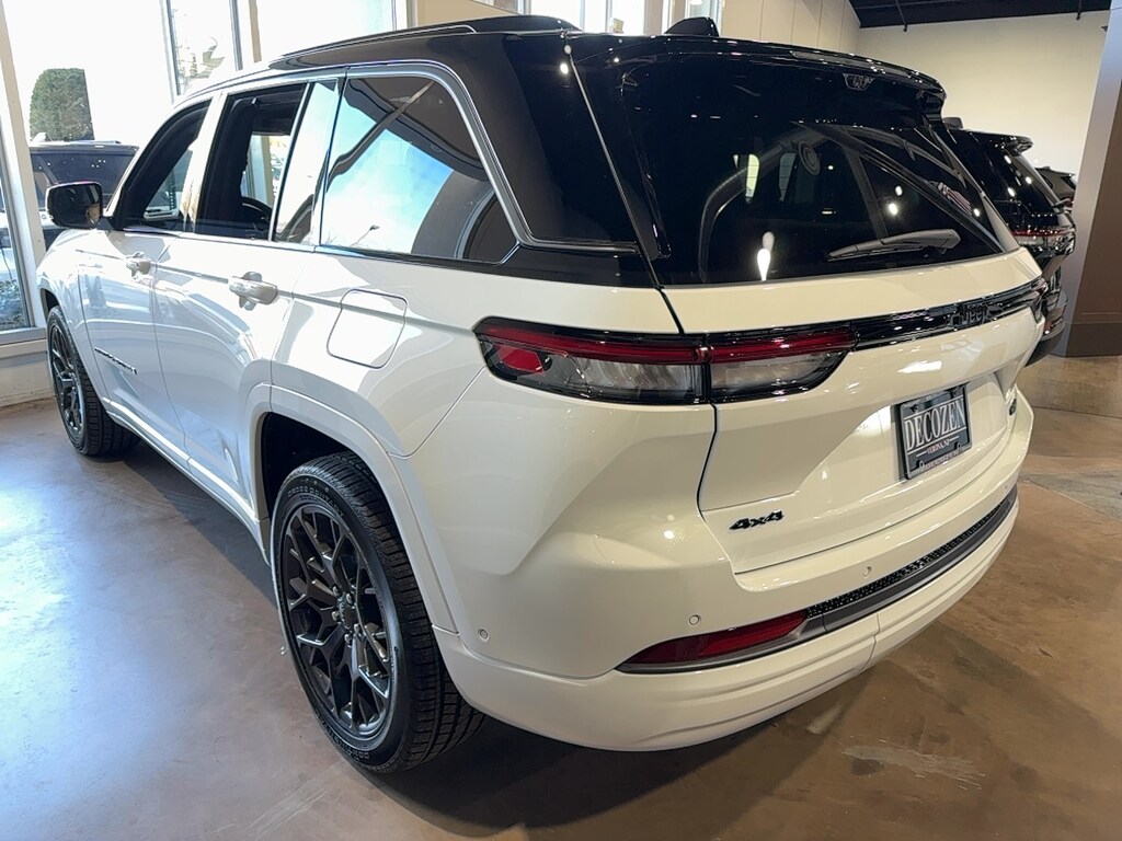 New 2026 Jeep Grand Cherokee SUMMIT 4X4 Sport Utility