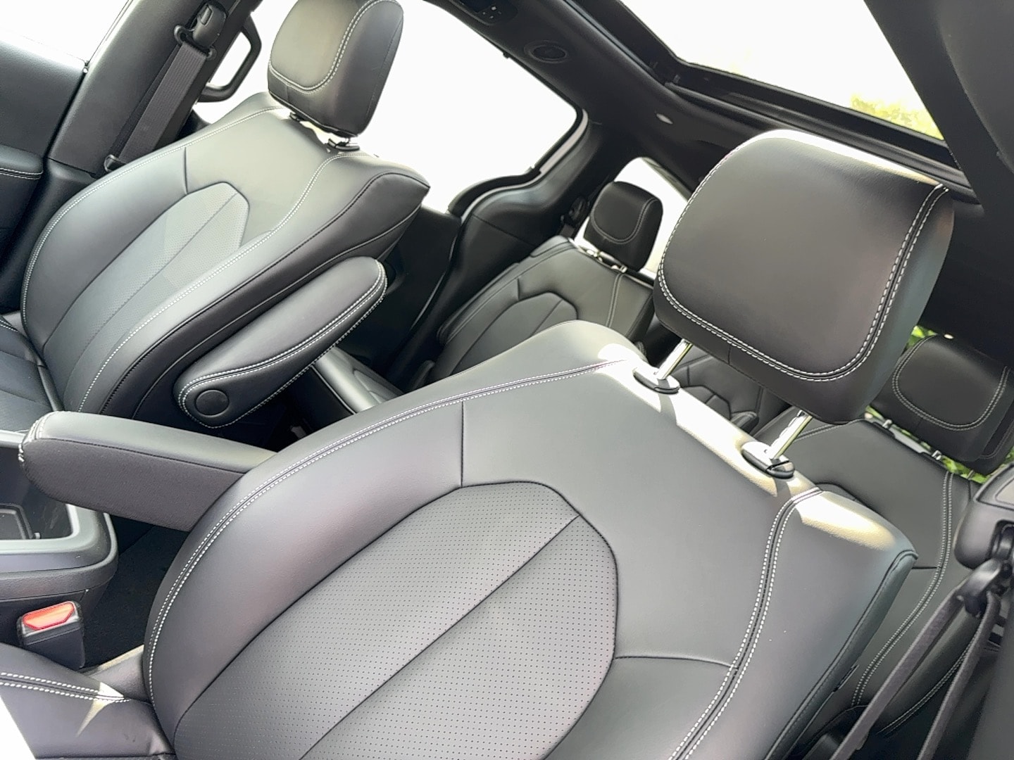 2026 Chrysler Pacifica Select - Photo 7