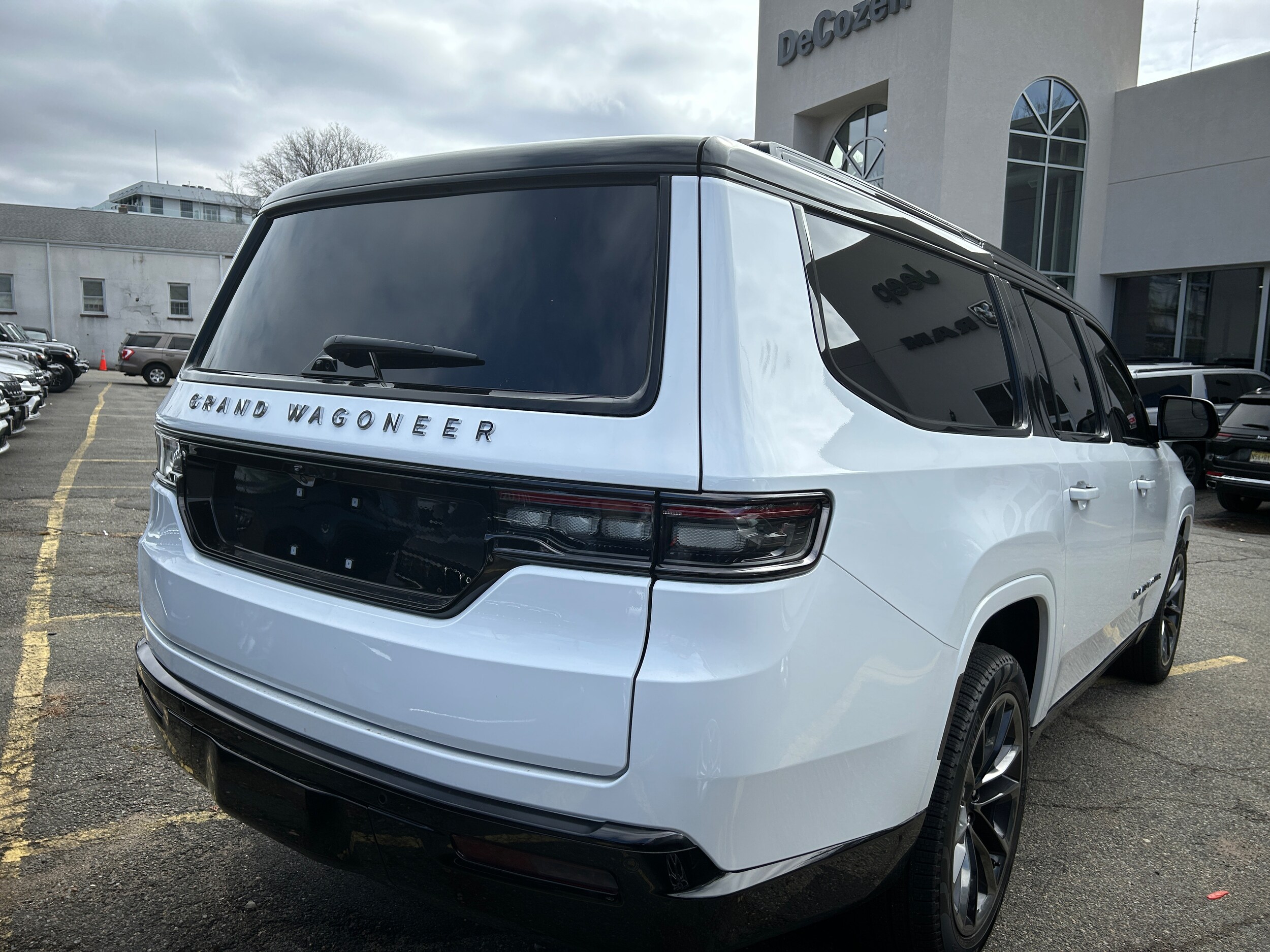 2025 Jeep Grand Wagoneer L photo 3