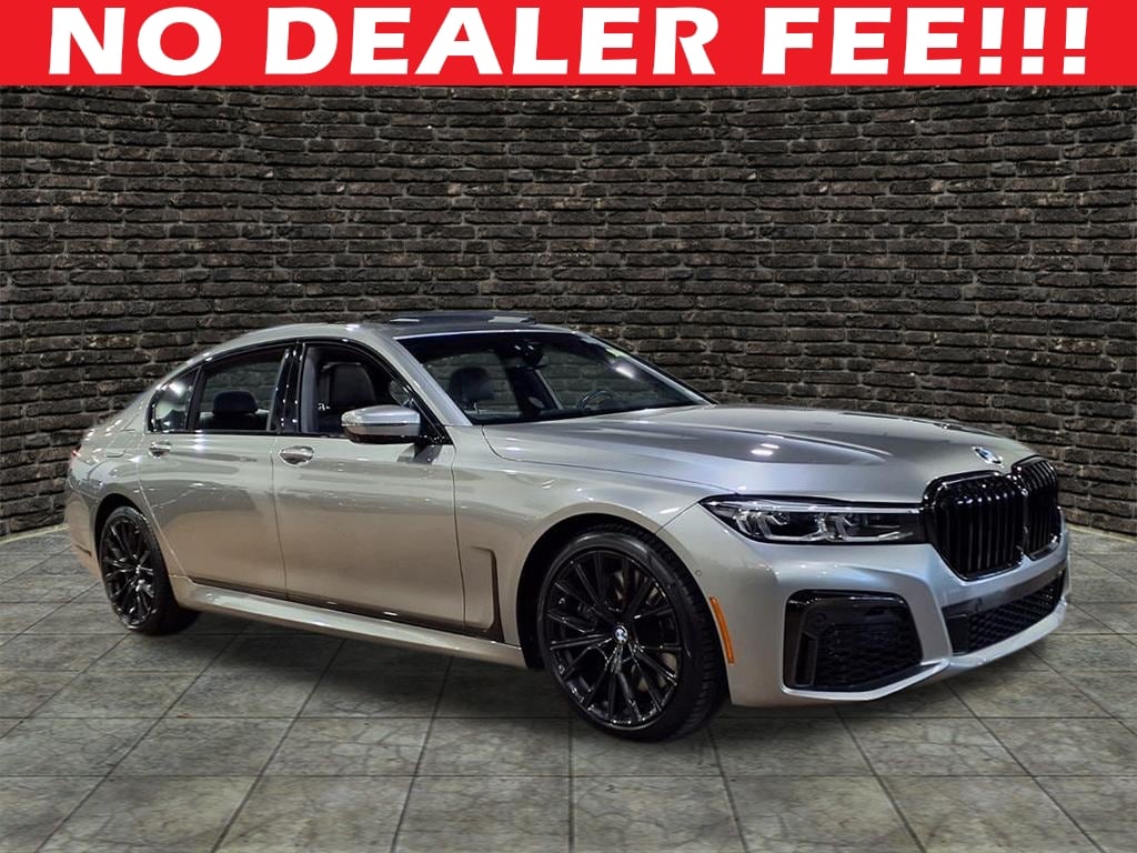 2022 BMW 7 Series 740i's photo