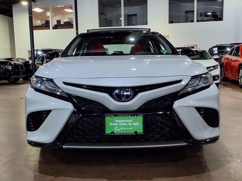 2018 Toyota Camry XSE photo 2