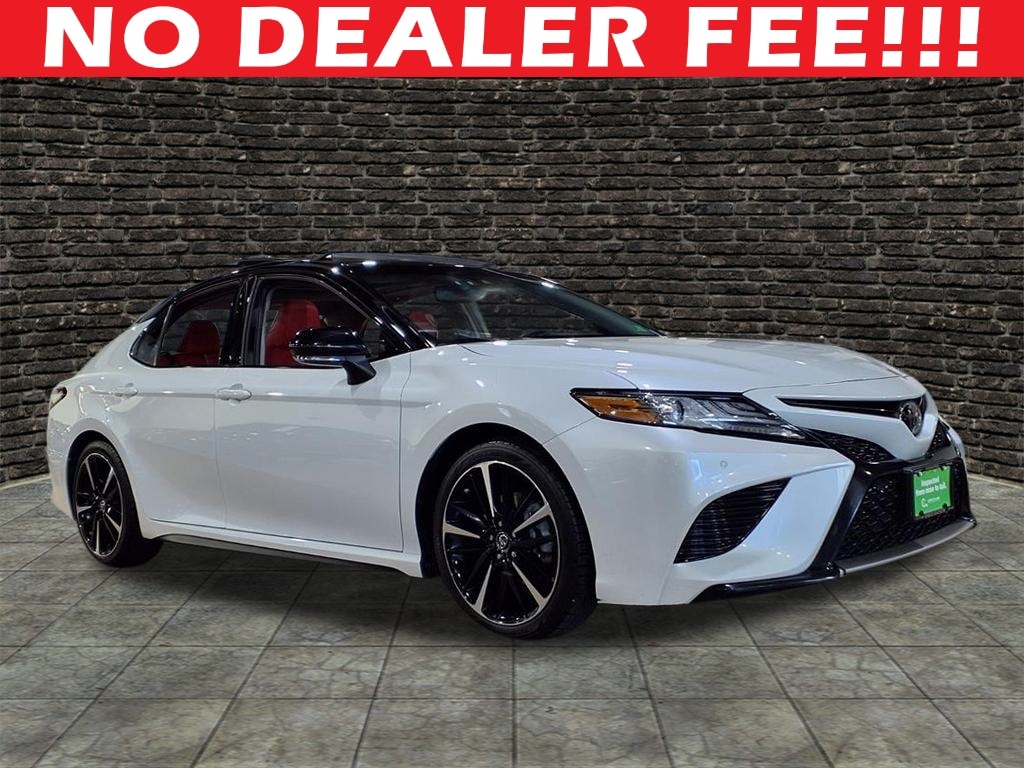2018 Toyota Camry XSE's photo