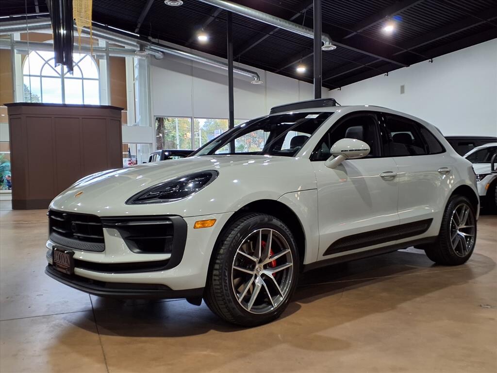 Used 2023 Porsche Macan S AWD S  SUV