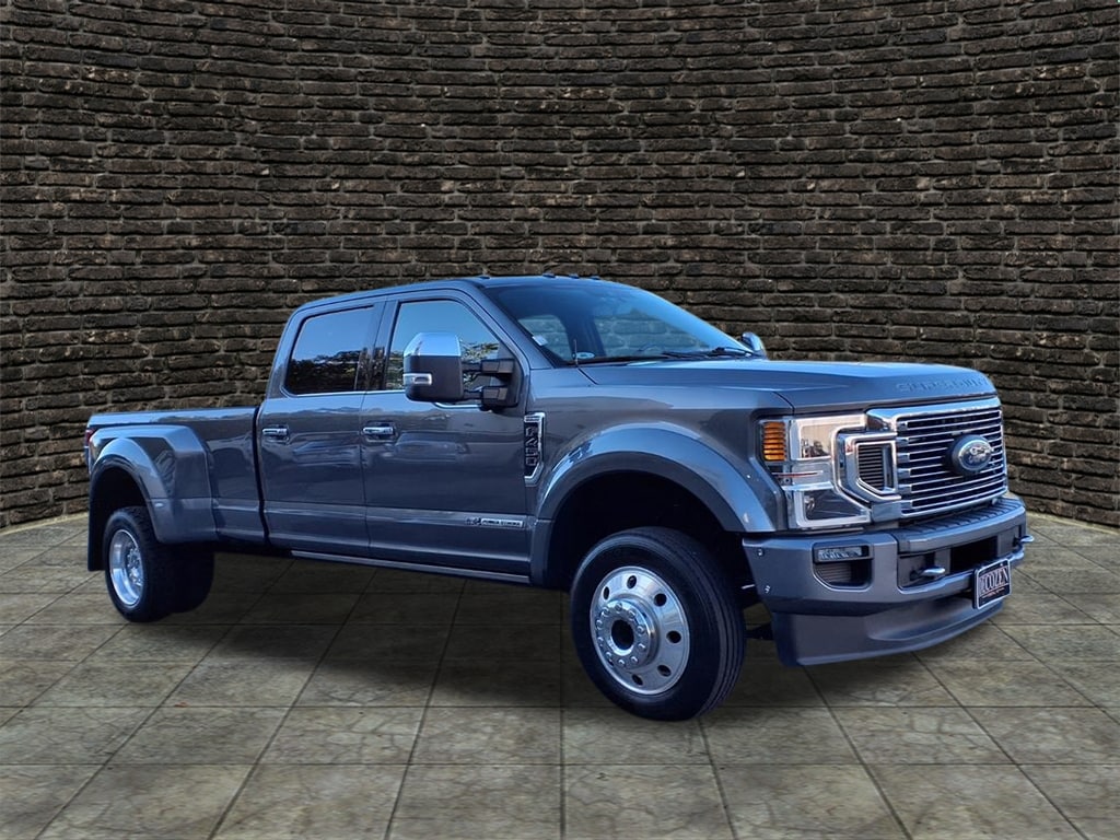 2021 Ford F-450 Super Duty Platinum's photo