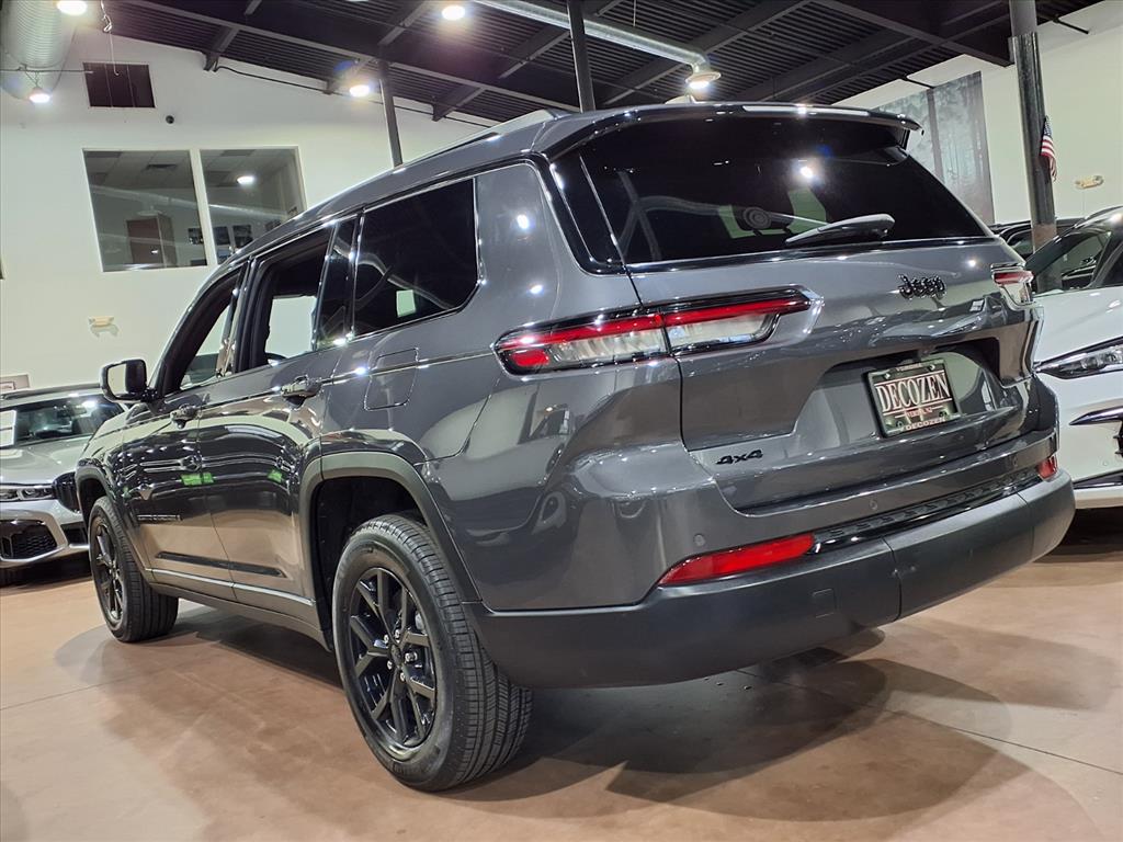 2024 Jeep Grand Cherokee Altitude photo 3