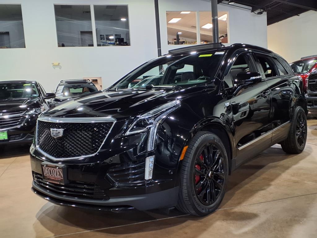 2023 Cadillac XT5 Sport photo 3