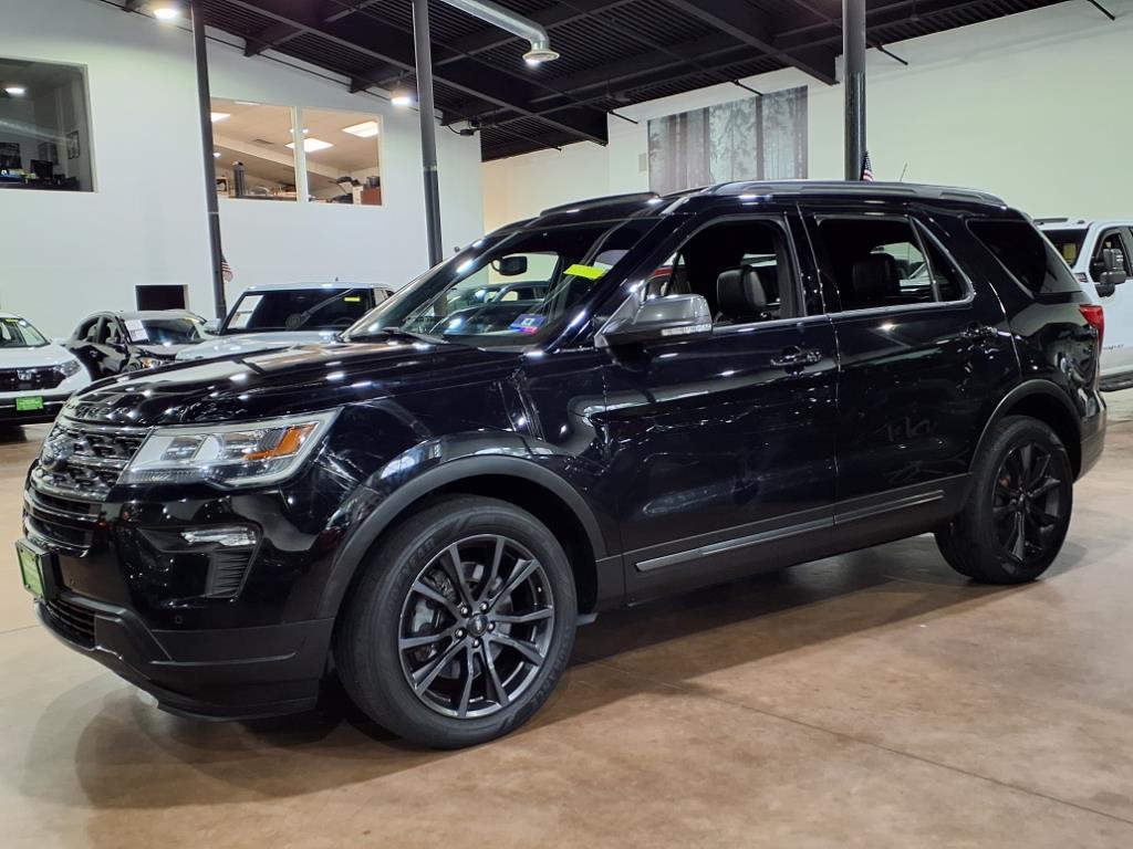 2019 Ford Explorer XLT photo 3