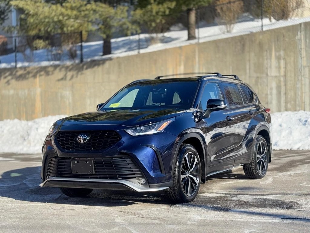 Used 2022 Toyota Highlander XSE SUV