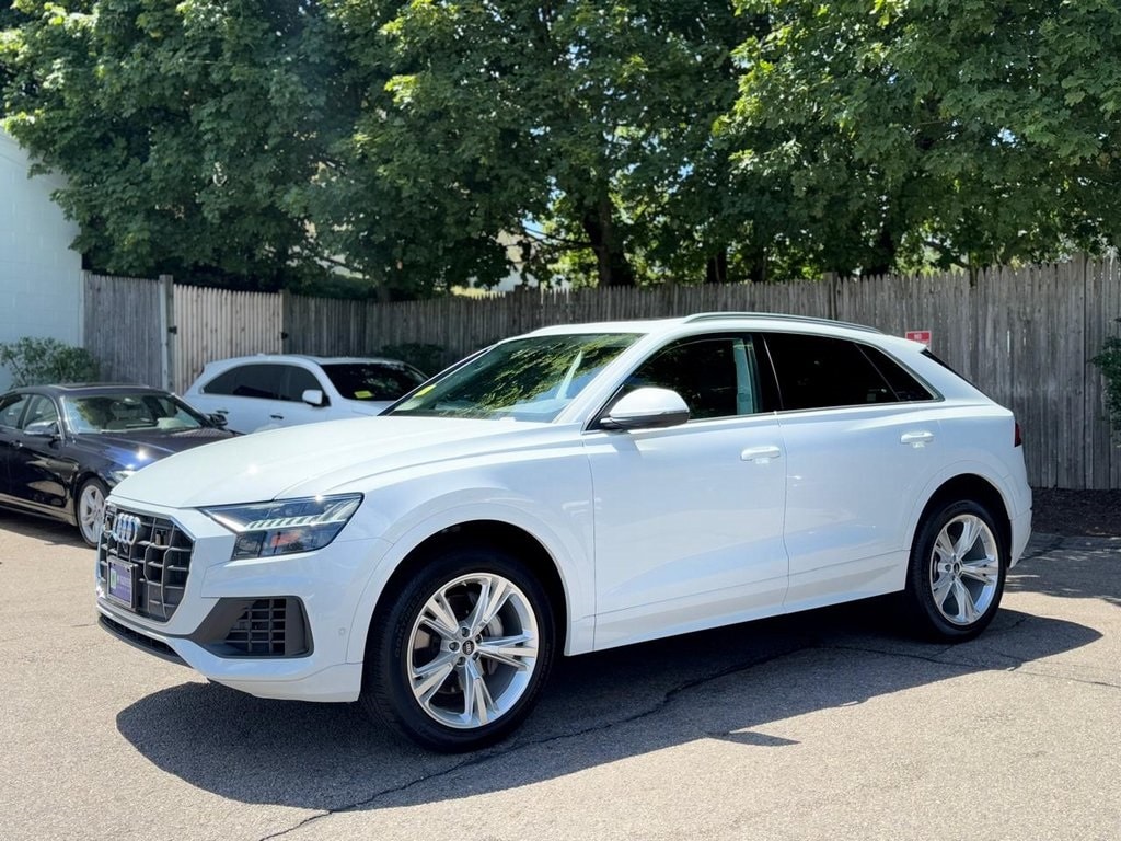 2023 Audi Q8 55 Premium Plus photo 2