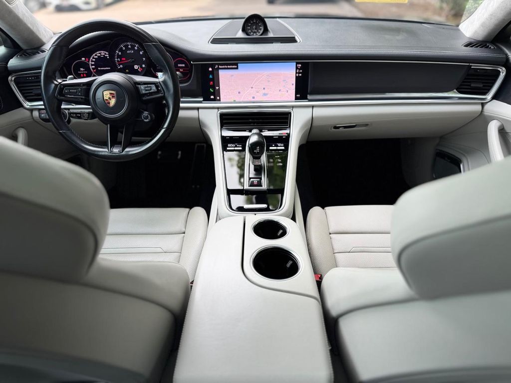 2023 Porsche Panamera GTS - Photo 26