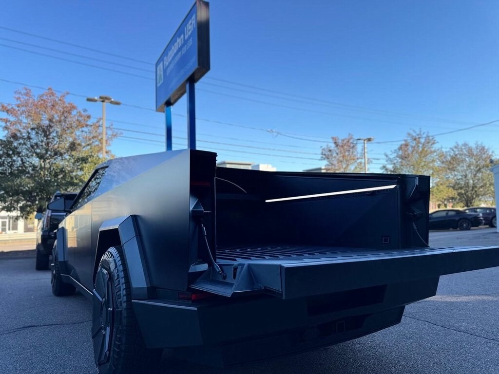 2024 Tesla Cybertruck Cyberbeast photo 3