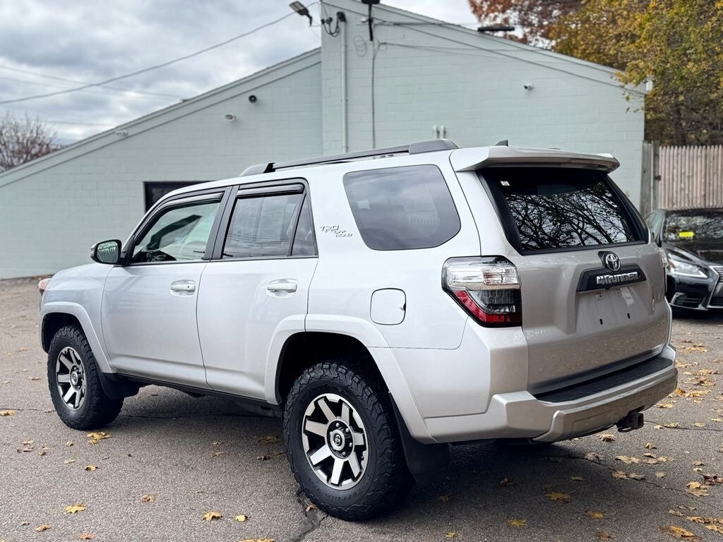2019 Toyota 4Runner TRD Off-Road Premium photo 3