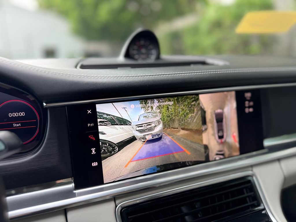 2023 Porsche Panamera GTS - Photo 17