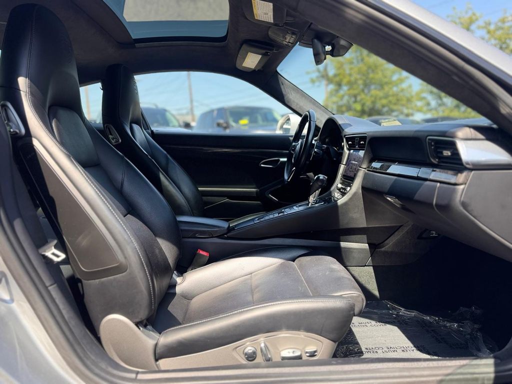 2019 Porsche 911 GTS - Photo 26