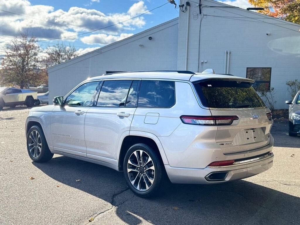 2021 Jeep Grand Cherokee Overland photo 3