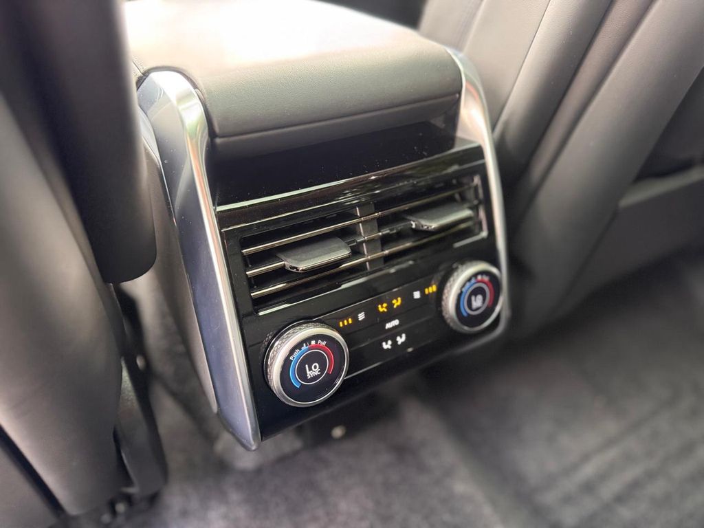2023 Land Rover Range Rover SE - Photo 24