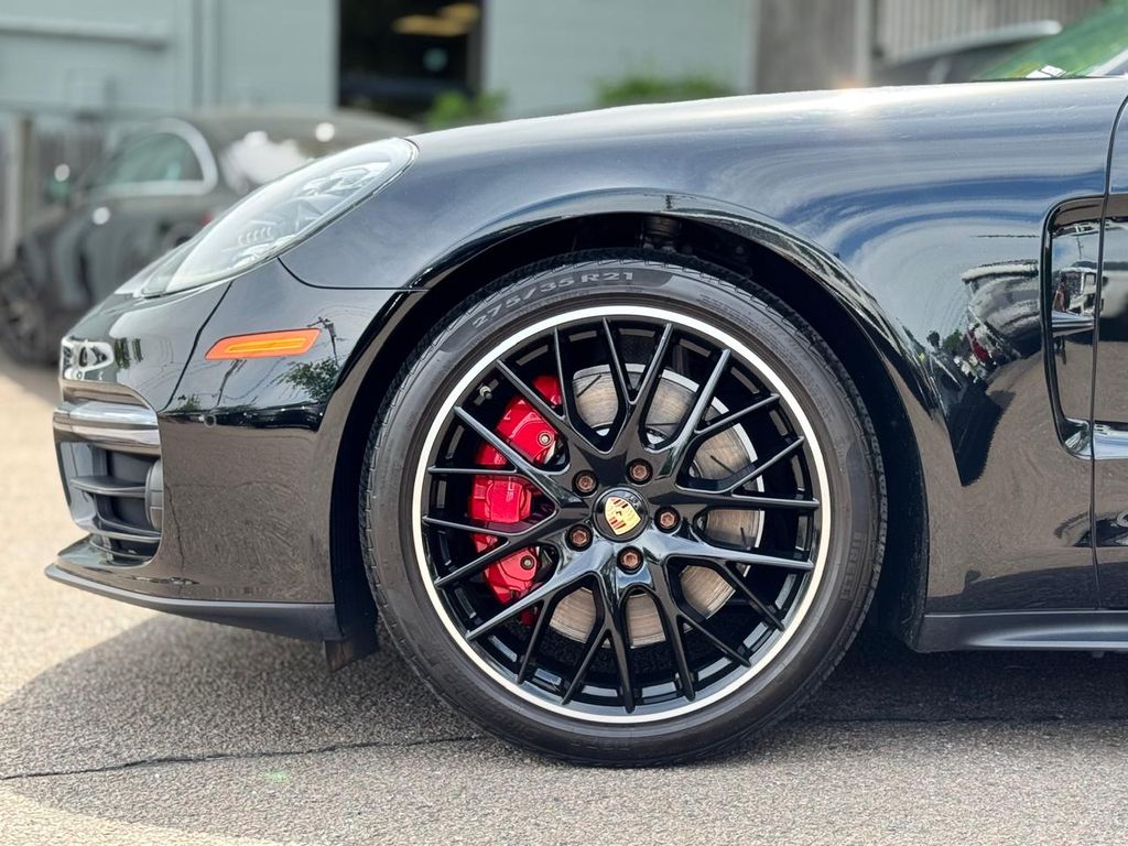 2023 Porsche Panamera GTS - Photo 11