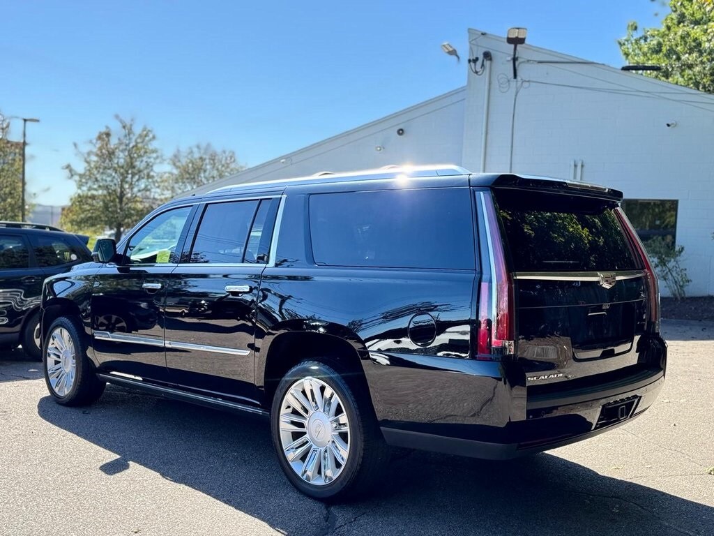 2018 Cadillac Escalade ESV Platinum photo 3