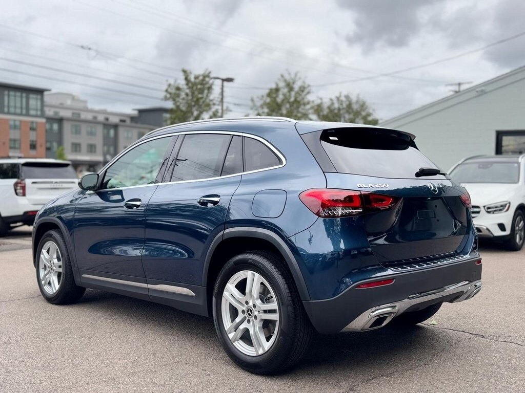 2022 Mercedes Benz GLA 250 4MATIC photo 4
