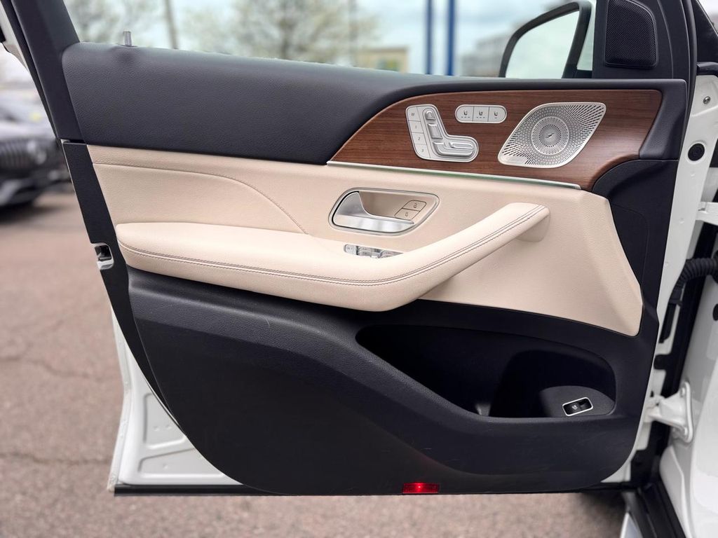 2022 Mercedes-Benz GLS GLS450 - Photo 13