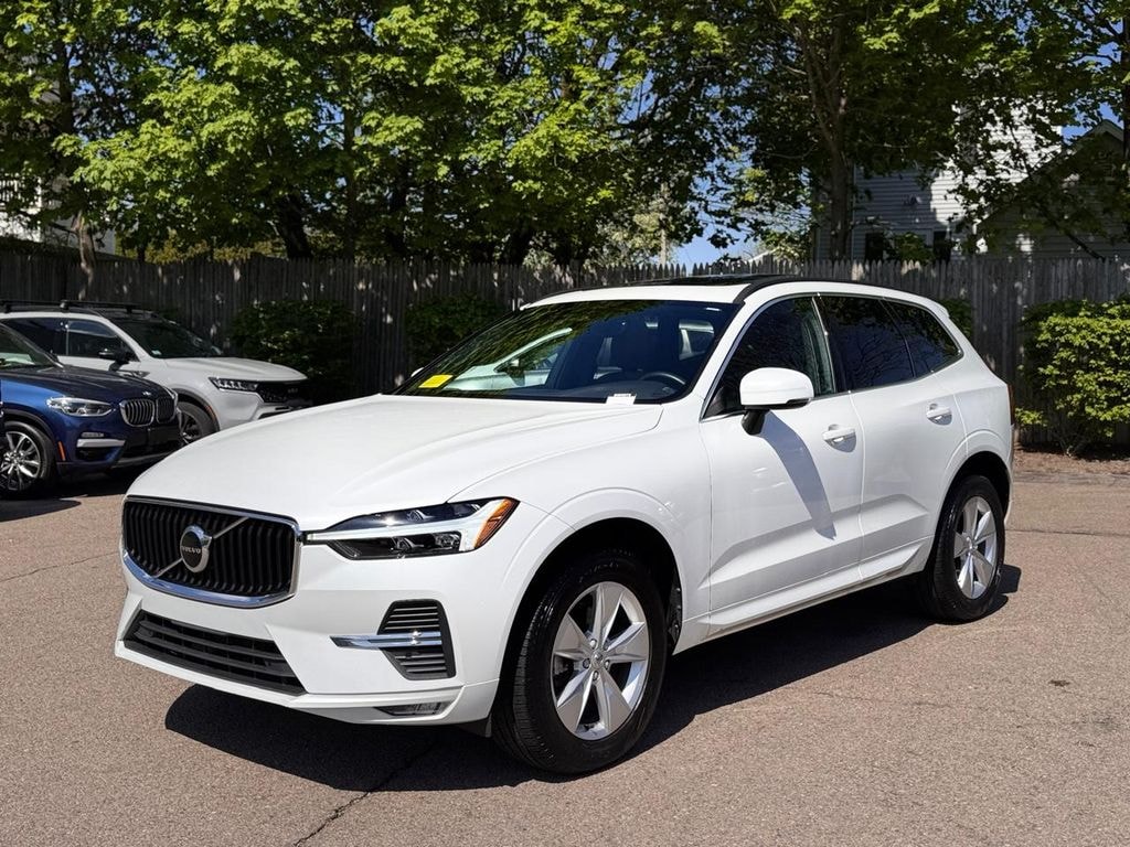 Used 2022 Volvo XC60 B5 Momentum SUV