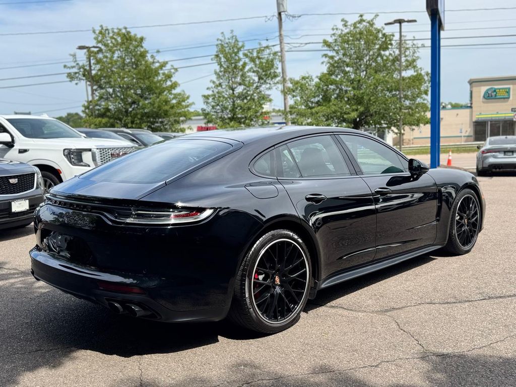 2023 Porsche Panamera GTS - Photo 6