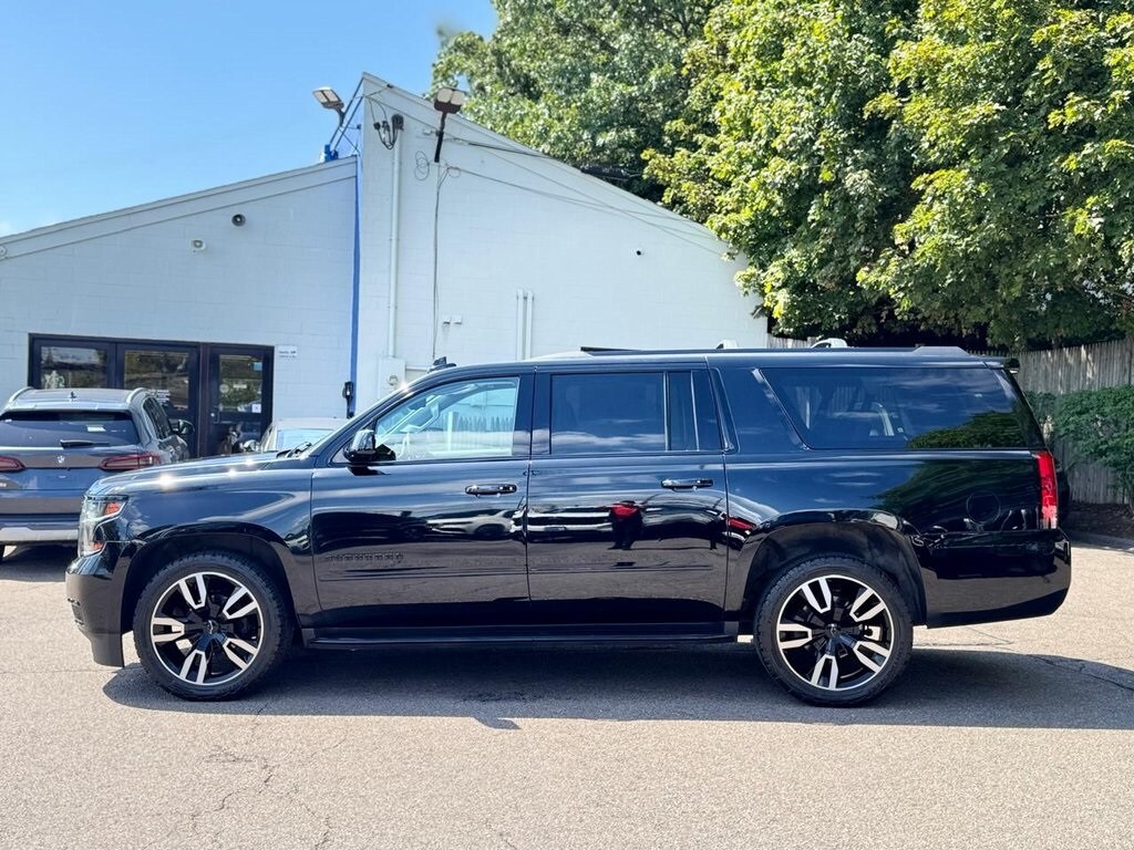 2020 Chevrolet Suburban Premier photo 3