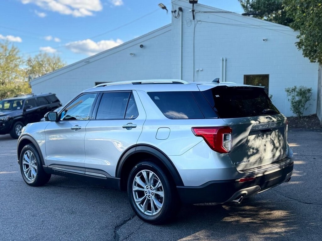 2023 Ford Explorer Limited photo 2