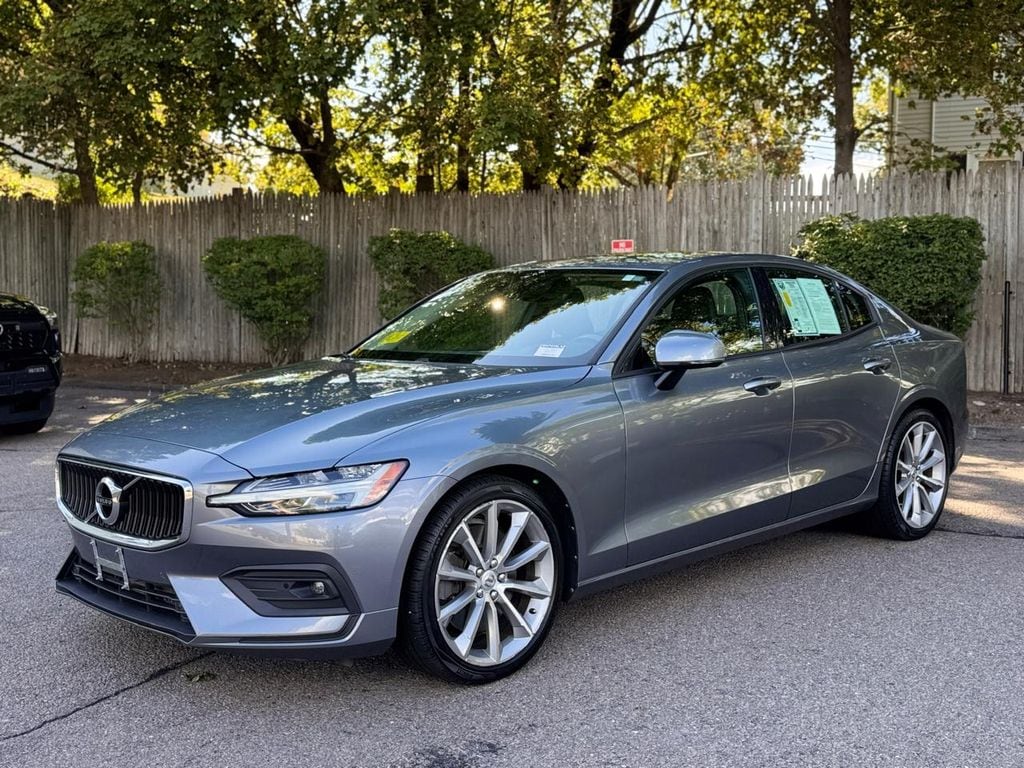 Used 2021 Volvo S60 T6 Momentum Sedan
