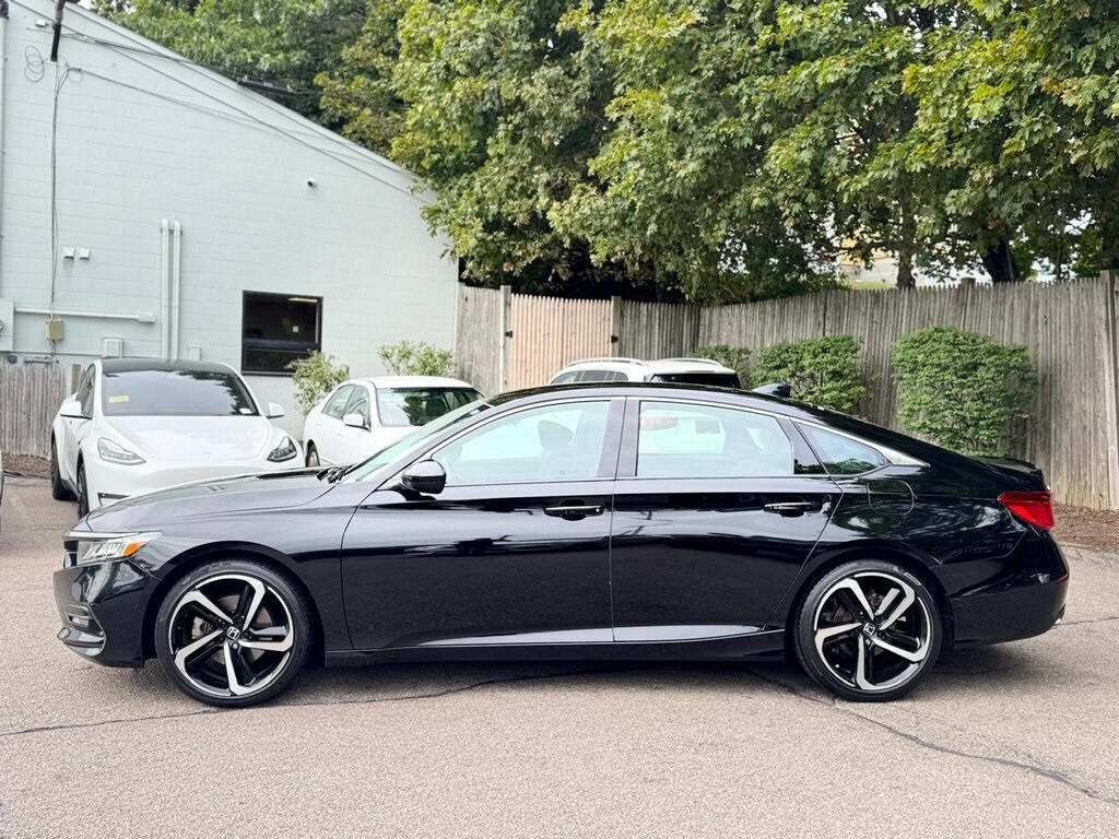 2018 Honda Accord Sport photo 2