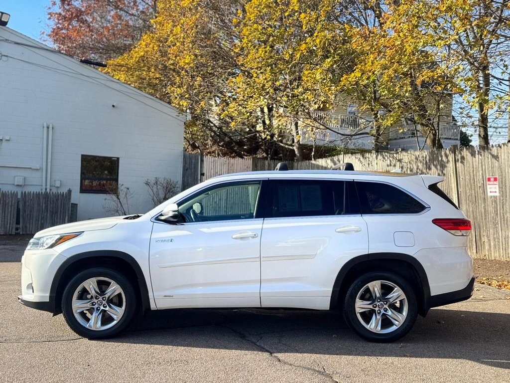 2018 Toyota Highlander Hybrid Limited photo 3