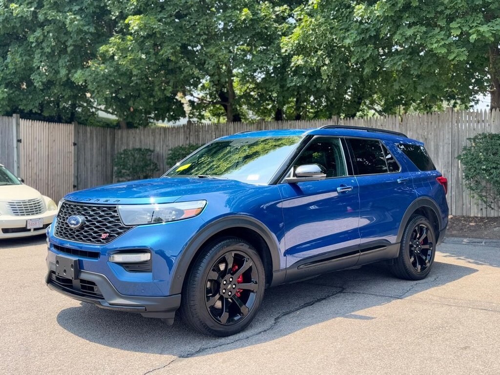2022 Ford Explorer ST photo 2