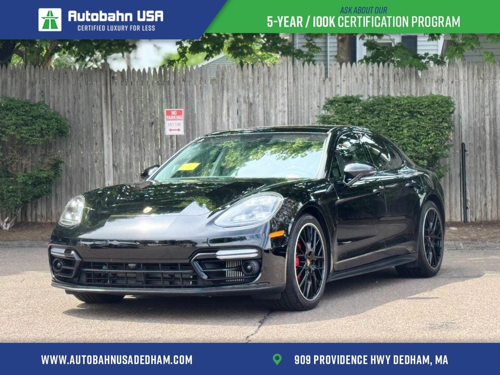2023 Porsche Panamera GTS's photo