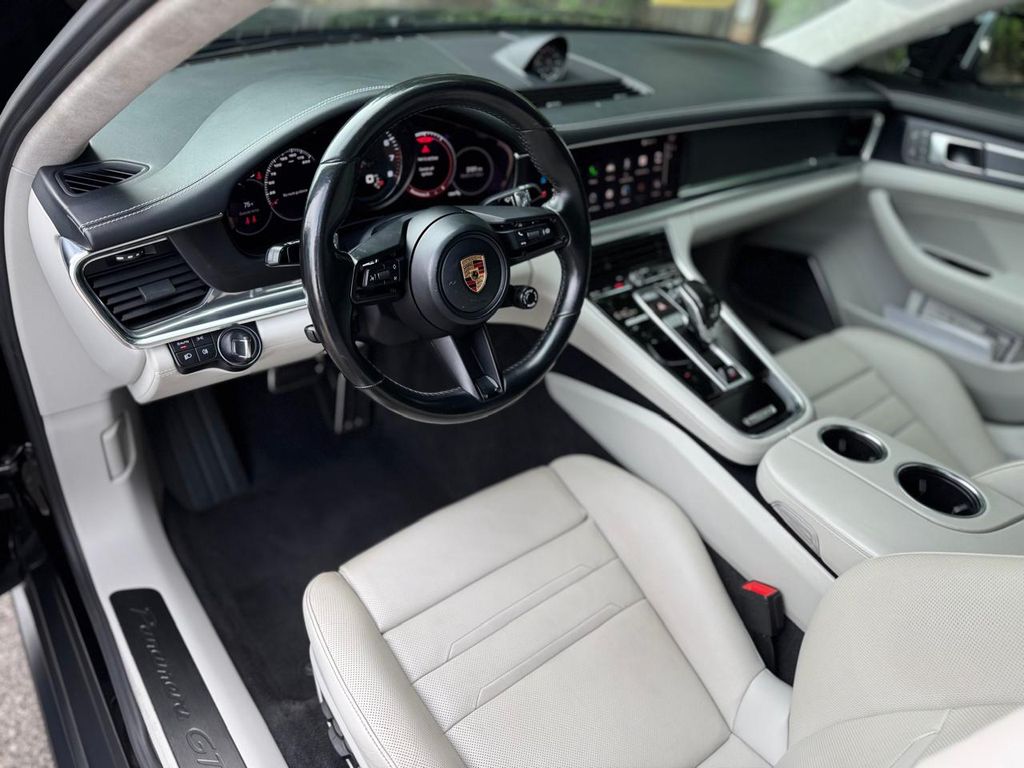 2023 Porsche Panamera GTS - Photo 14