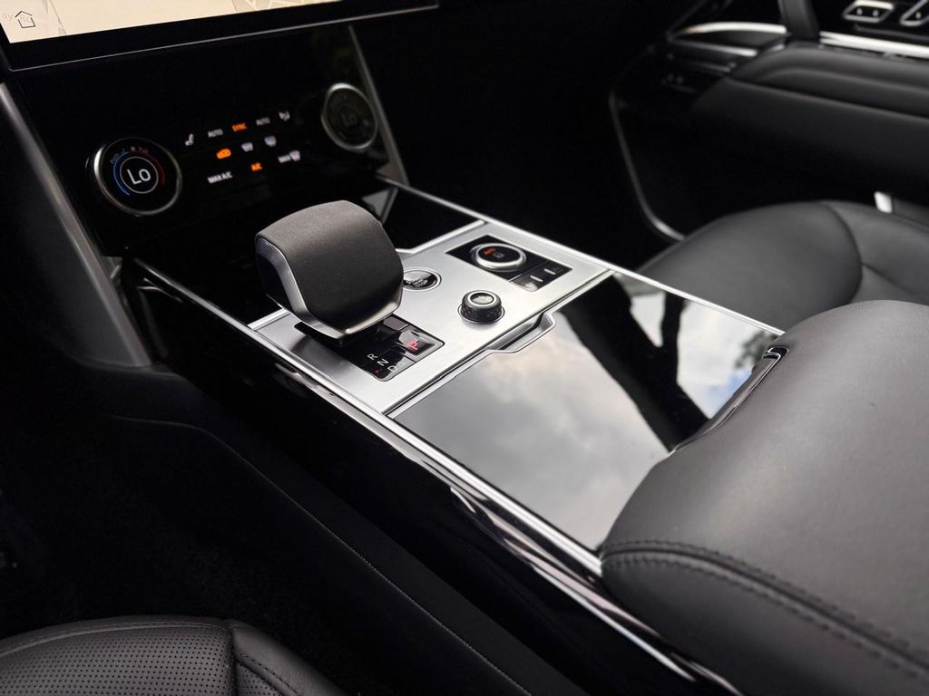 2023 Land Rover Range Rover SE - Photo 19