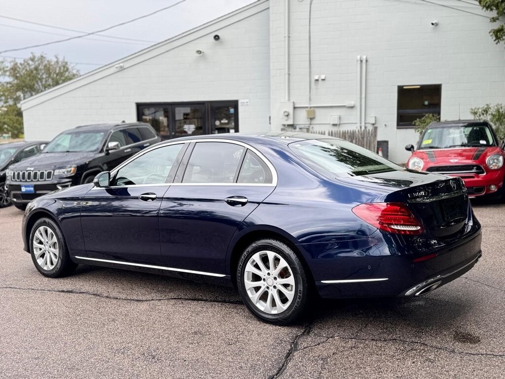 2017 Mercedes Benz E 300 Sedan photo 3