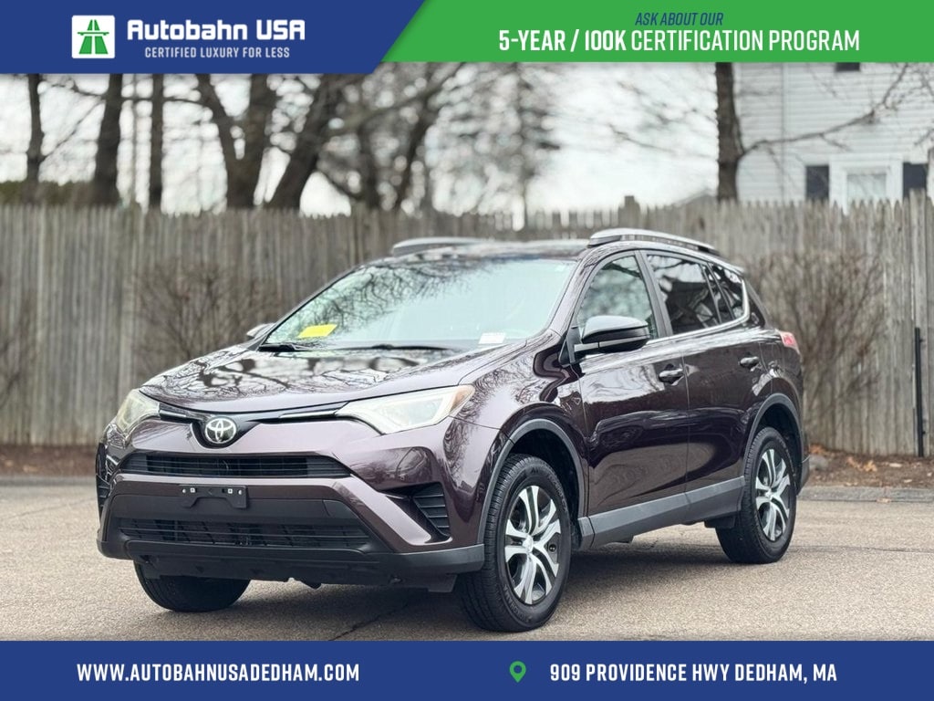 2017 Toyota RAV4 LE's photo