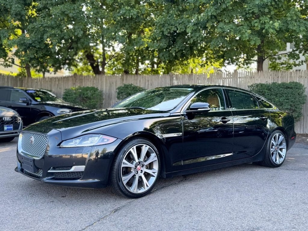 2019 Jaguar XJ Supercharged photo 2