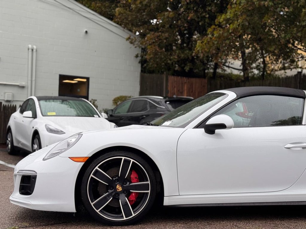 2018 Porsche 911 GTS - Photo 10