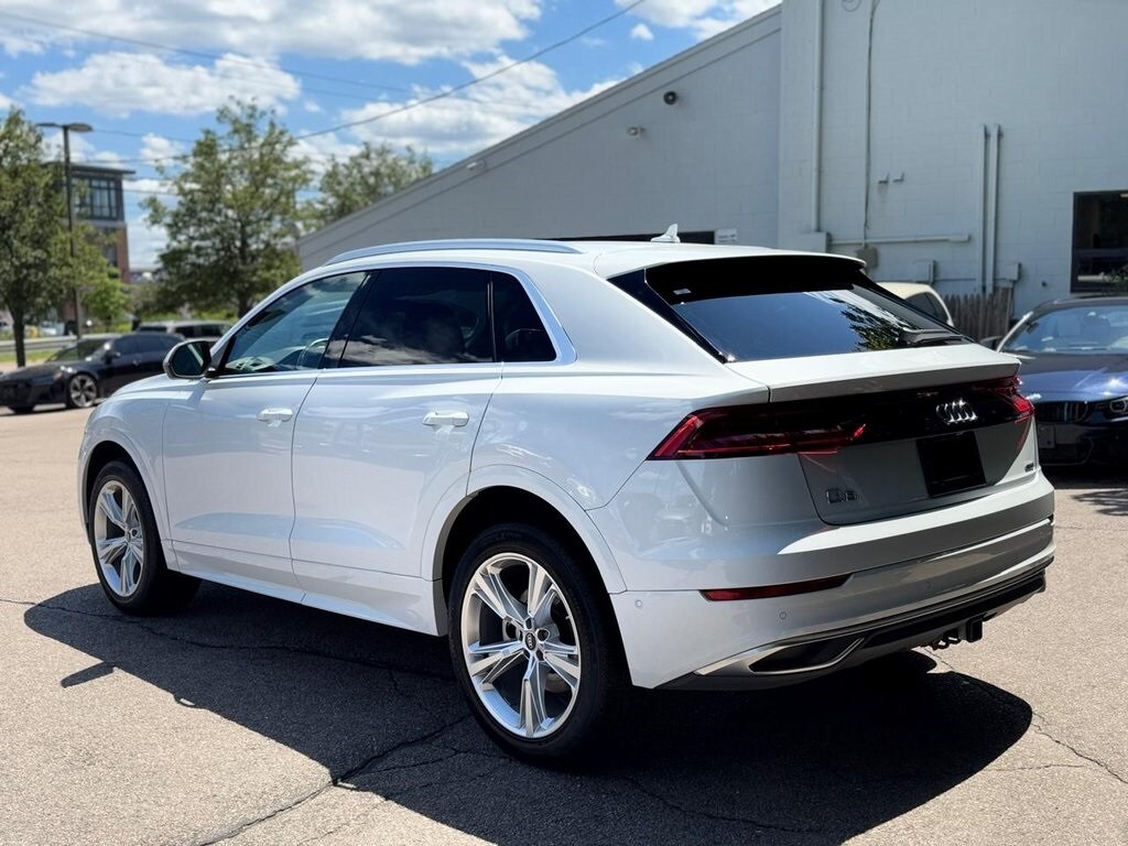 2023 Audi Q8 55 Premium Plus photo 4
