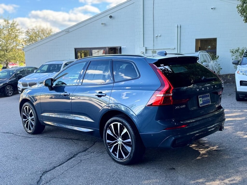 2023 Volvo XC60 B5 Plus photo 3