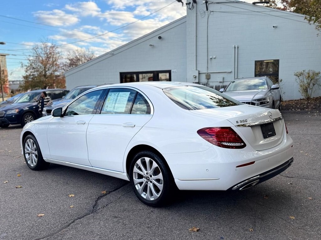 2019 Mercedes Benz E 300 Sedan photo 4